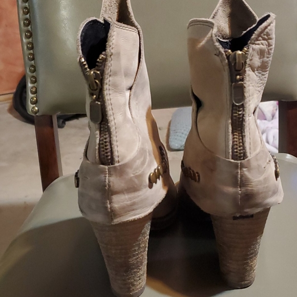 Booties - Picture 4 of 5